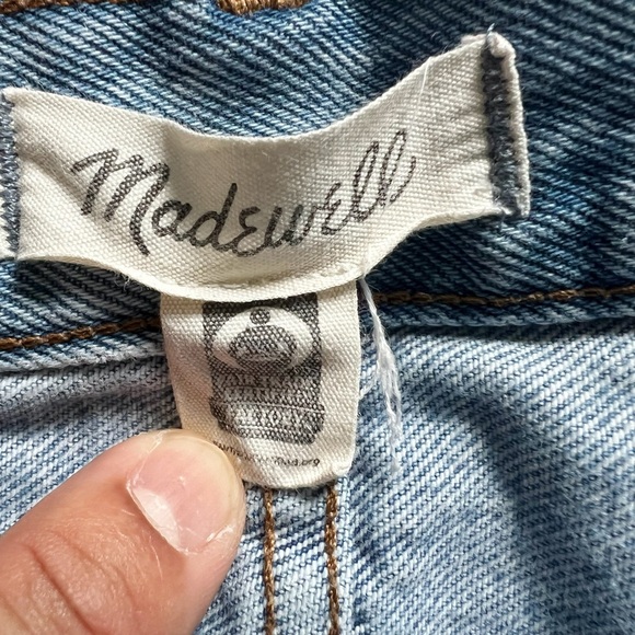 Madewell Relaxed Denim Shorts in Rosemount Wash: Destroyed Hem Edition - Picture 7 of 10